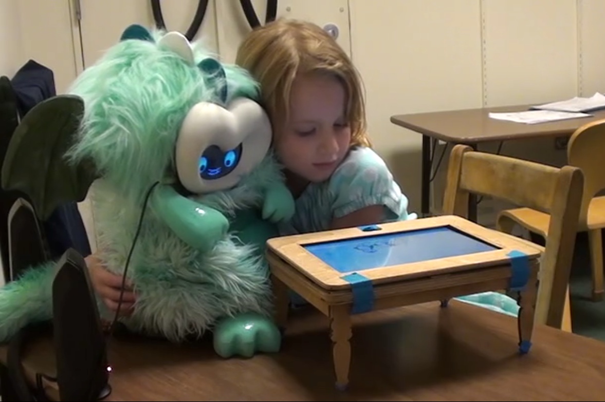 Роботы для детей: проектирование социальных машин, которые поддерживают обучение детей.