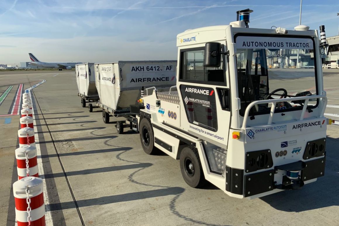 Air France проводит первое в мире испытание автономного транспортного средства AT135 