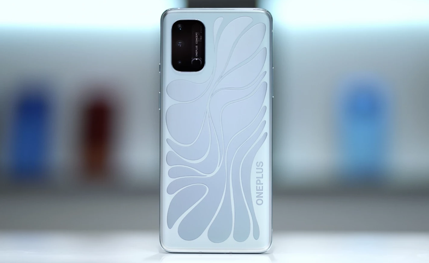 Представлен концептуальный телефон OnePlus с меняющимся цветом корпуса и датчиком движения