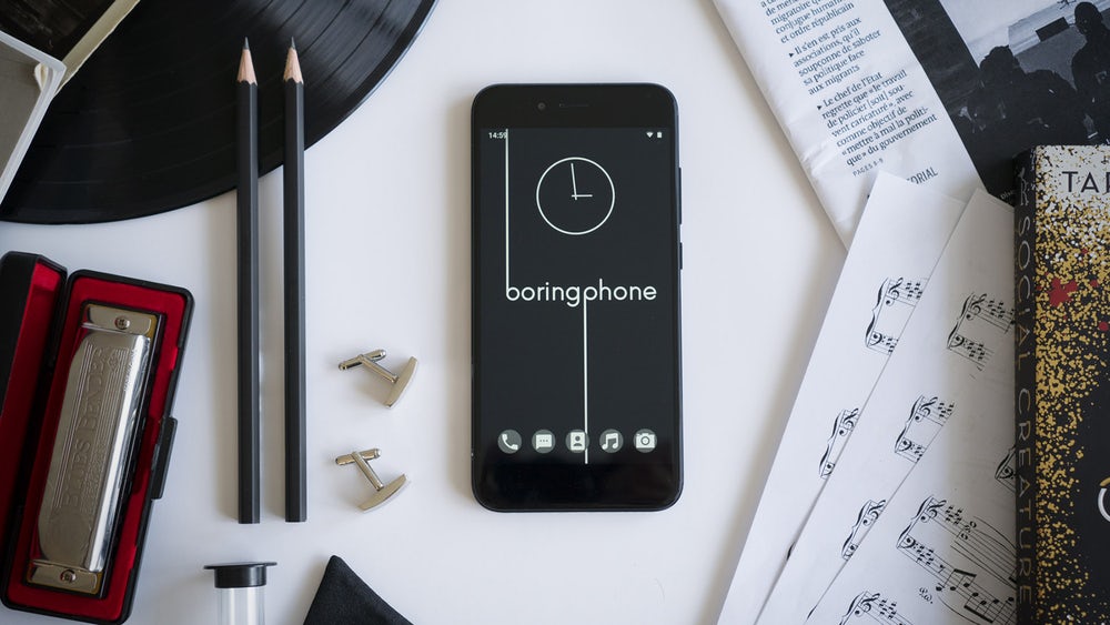 Boring Phone создан чтобы спасти вас от вашей мобильной зависимости