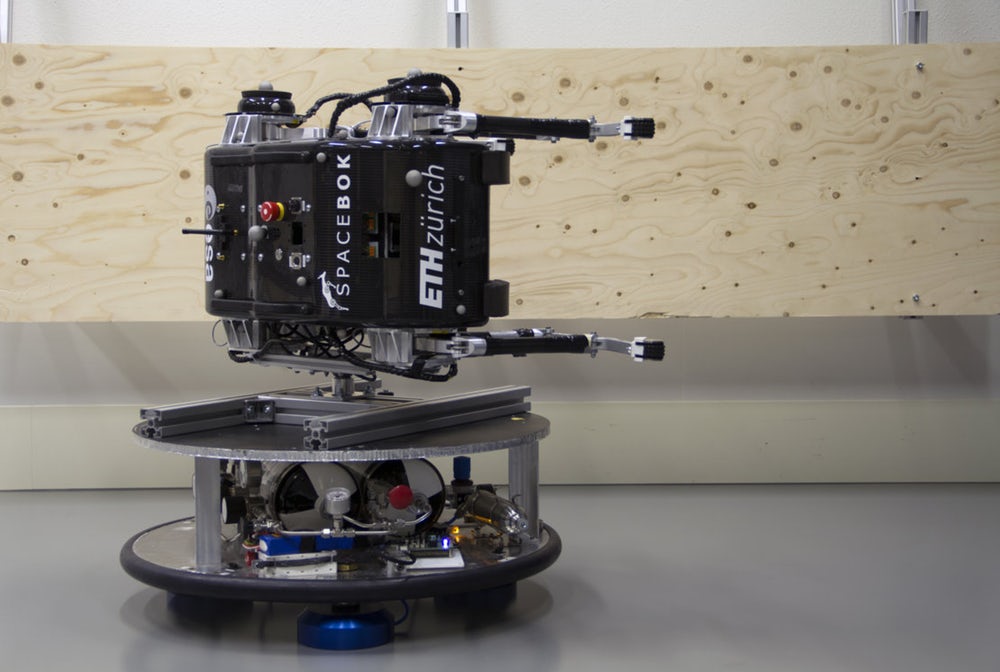 Робот Space Bok предназначен для работы в условиях низкой гравитации