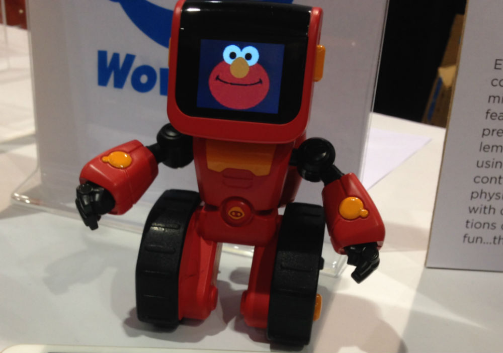 Elmo Coding Robot представляет детей в STEM