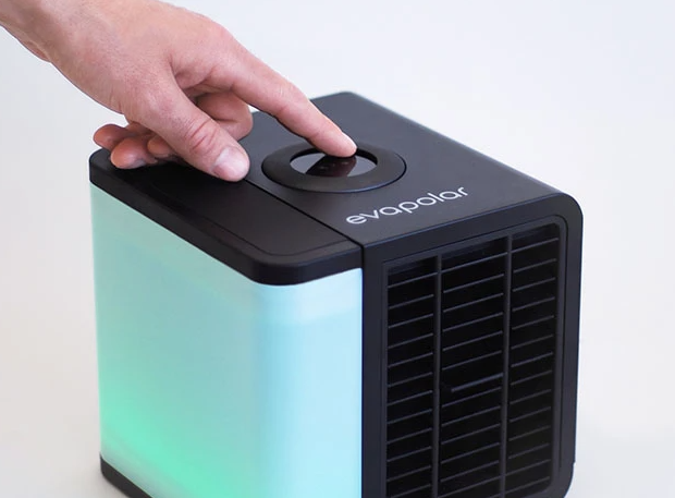 Этот персональный охладитель воздуха evaLIGHT Plus спасет вас от жарких летних будней
