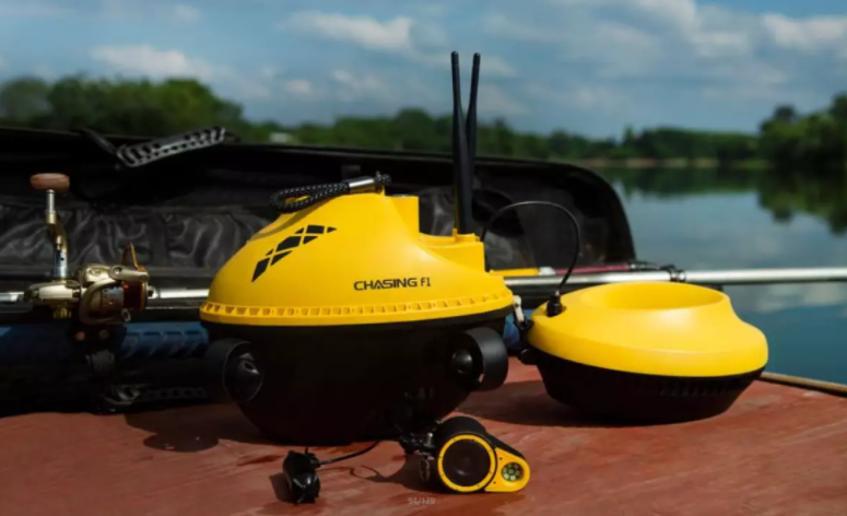 Водный дрон Chasing F1 использует камеру для обнаружения рыбы