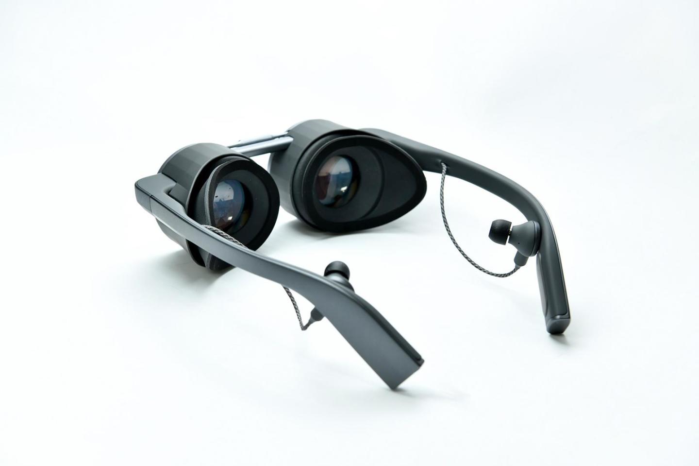 Компактные виртуальные очки Panasonic с поддержкой HDR и инновационным дизайном