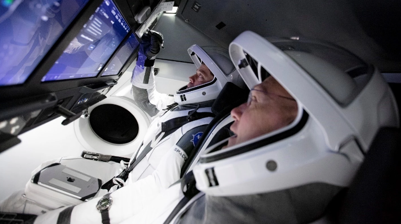 Первый пилотируемый полет SpaceX Crew Dragon состоится 27 мая
