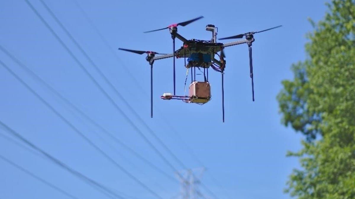 Новая сенсорная система помогает дронам избегать линии электропередач