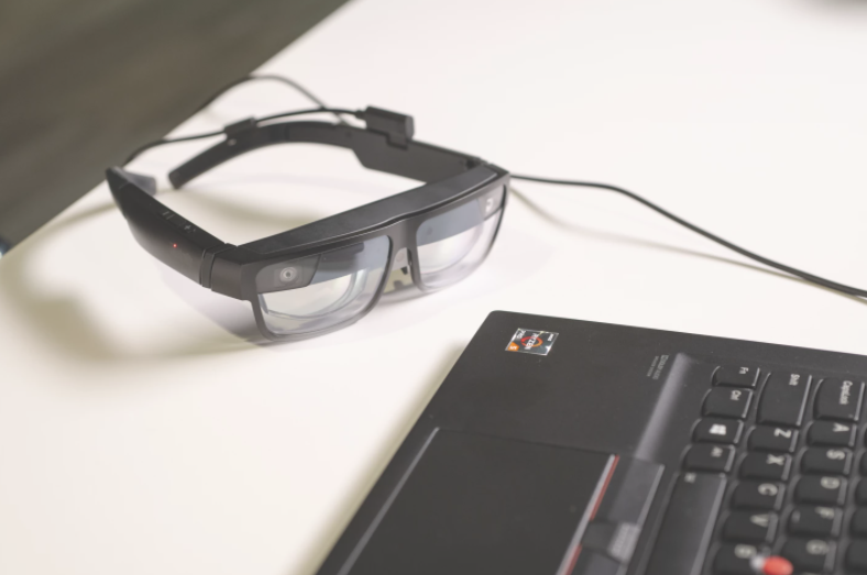 Представлены AR очки Think Reality A3 от Lenovo позволяющие работать с несколькими дисплеями практически в любом месте