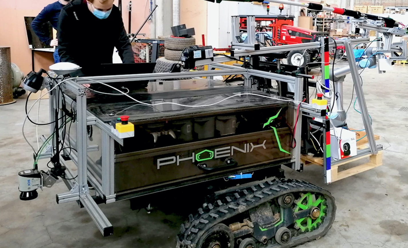 Представлен немецкий робот Phoenix предназначенный для обрезки фруктовых деревьев