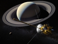 Новые скульптуры в кольцах Сатурна показывает Кассини